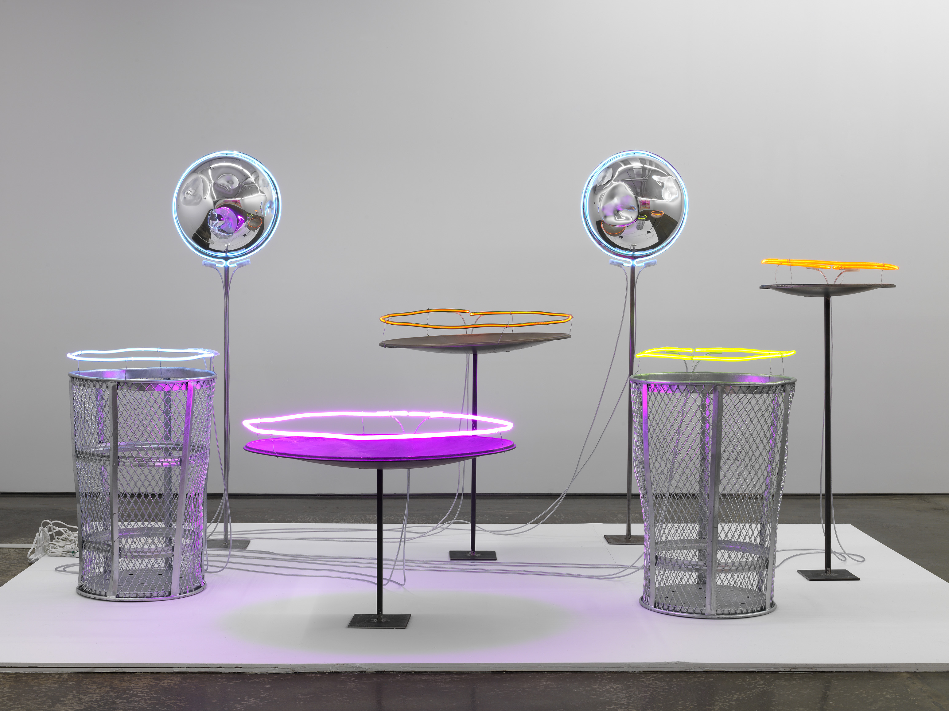 Paul_Kneale_Sculpture_Neon_New_York_2017